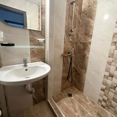 Apartament Апартамент За Гости Родина 1 *